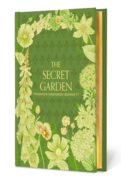 Book cover of 'The Secret Garden' with floral design on a green background