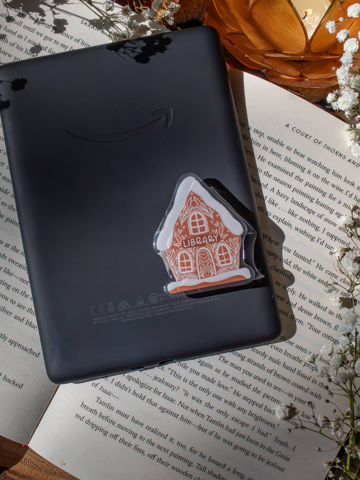 Gingerbread Library Christmas Kindle / Phone Grip – photo 3