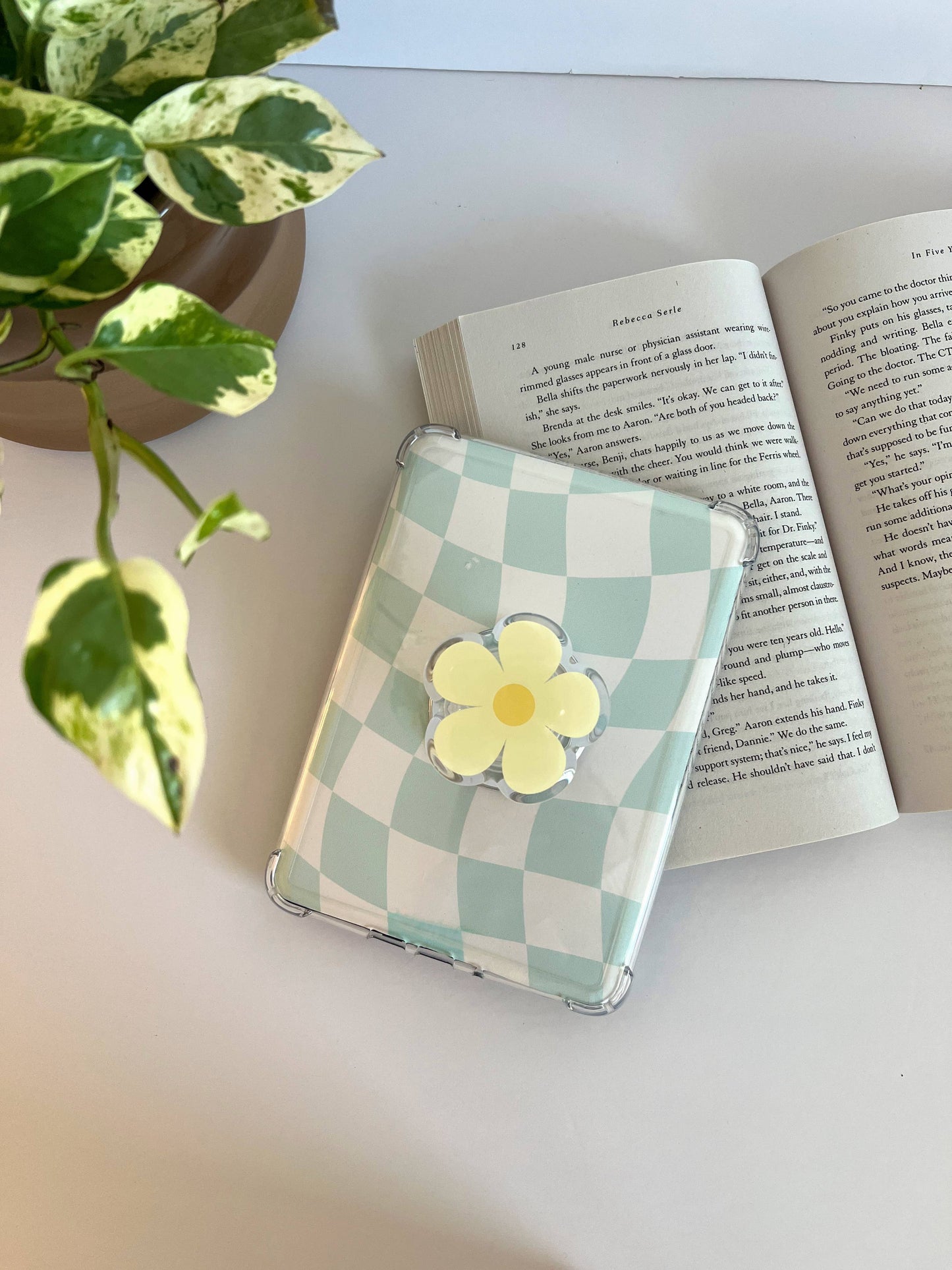 Yellow Flower Kindle Grip