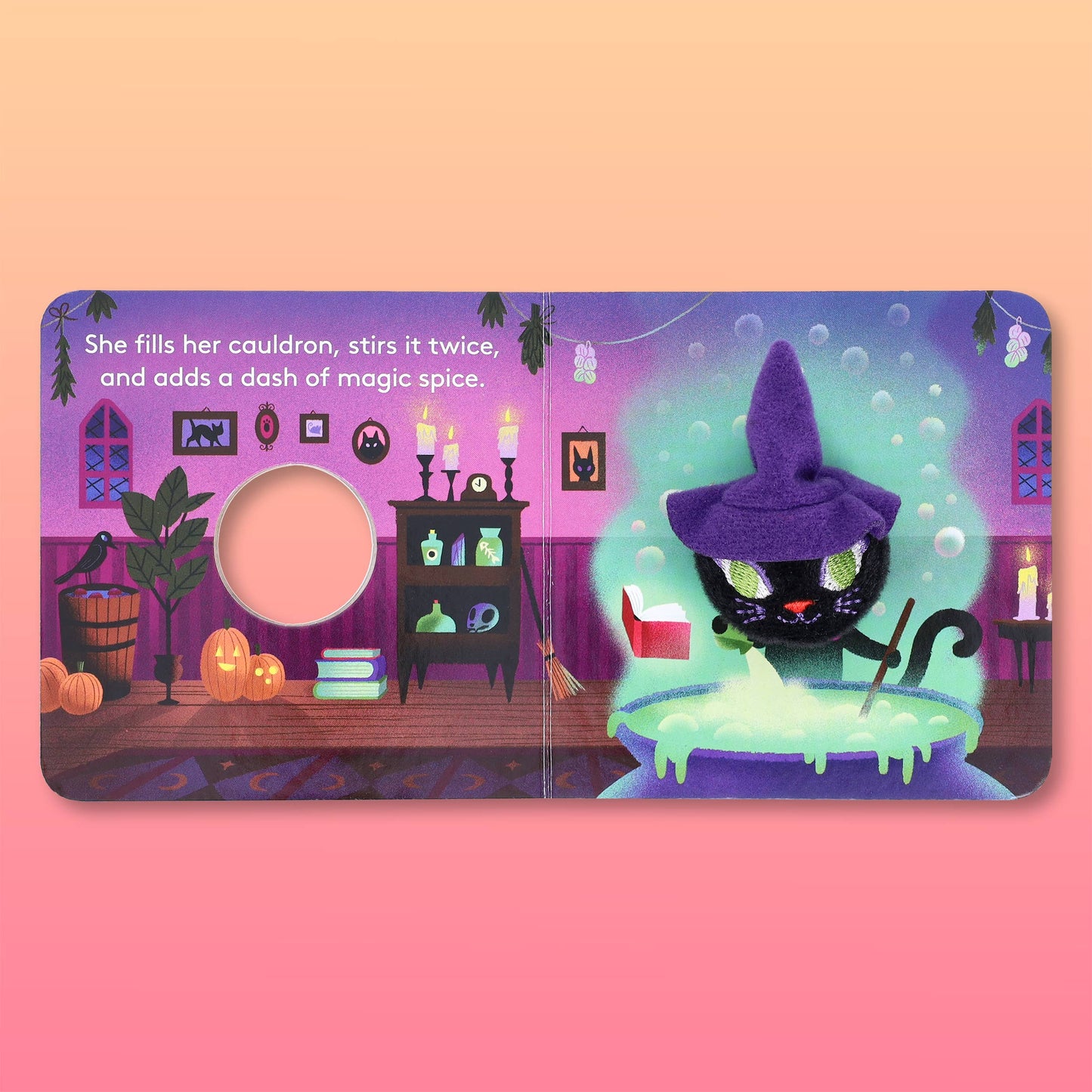 Little Witch Cat: Finger Puppet Book